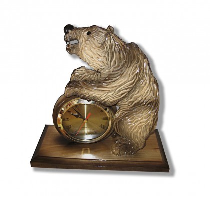 Часы bear. Часы "медведь". Статуэтка медведь с часами. Сувенирный медведь с часами. Часы бочка с медведем.